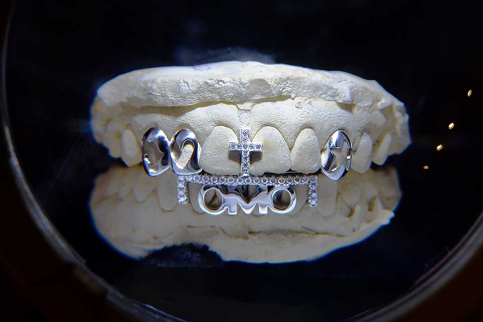 DATUWRKS custom gold and silver grillz gallery 19 - handcrafted grillz Bali
